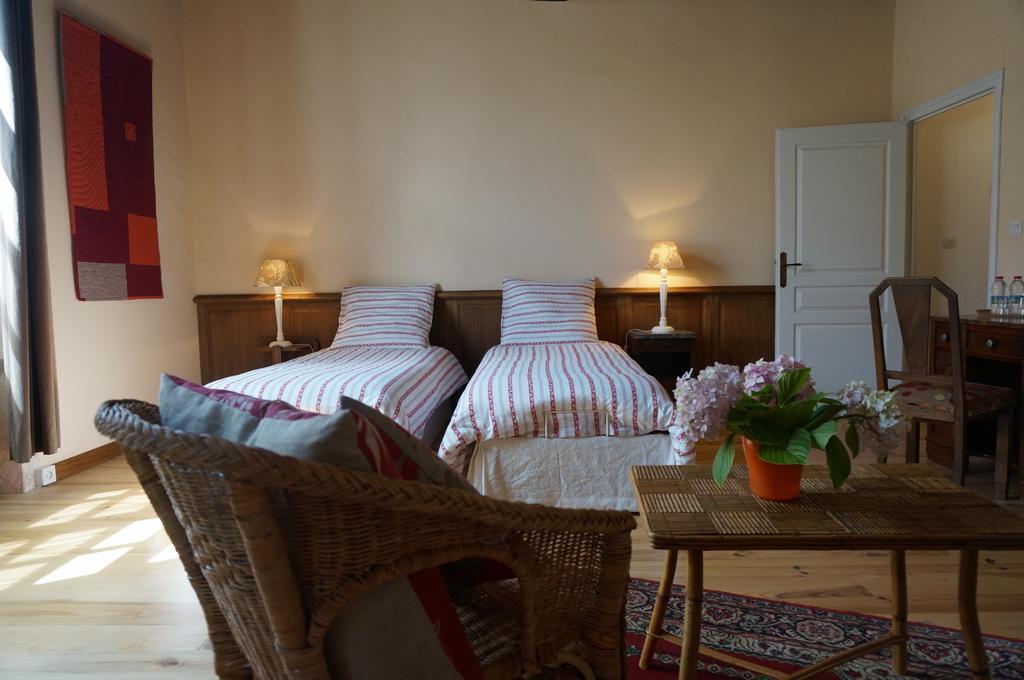 Maison Arriu Bed and Breakfast Montaut  Kamer foto